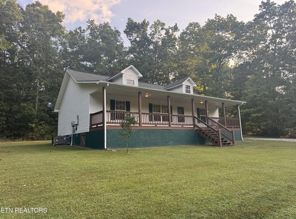 906 Buffalo Tr, Clarkrange, TN 38553