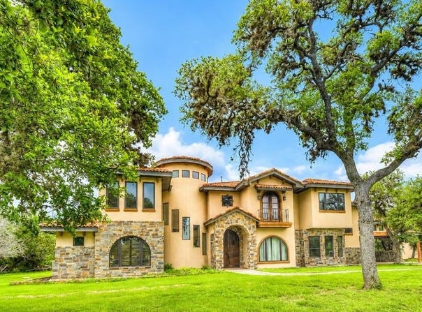 200 Skippin Stone Ln, Concan, TX 78838