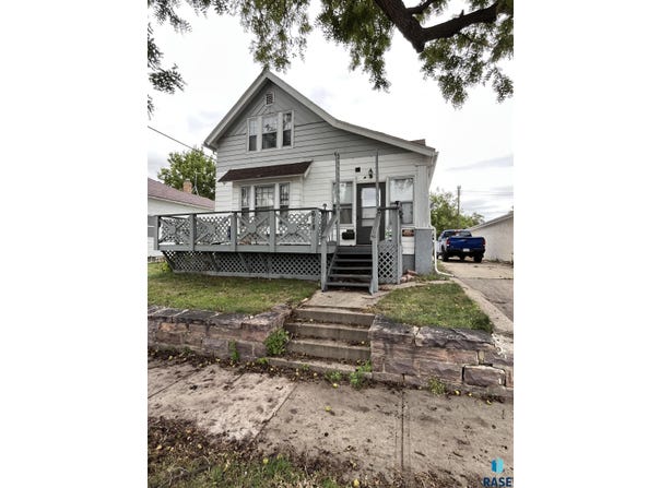 618 W 13th St, Sioux Falls, SD 57104-4321
