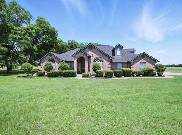 2134 Rs County Road 1402, Point, TX 75472