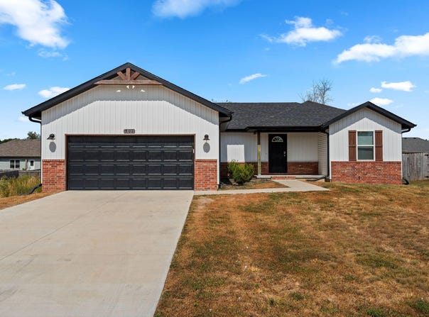 301 E Rosalie, Strafford, MO 65757