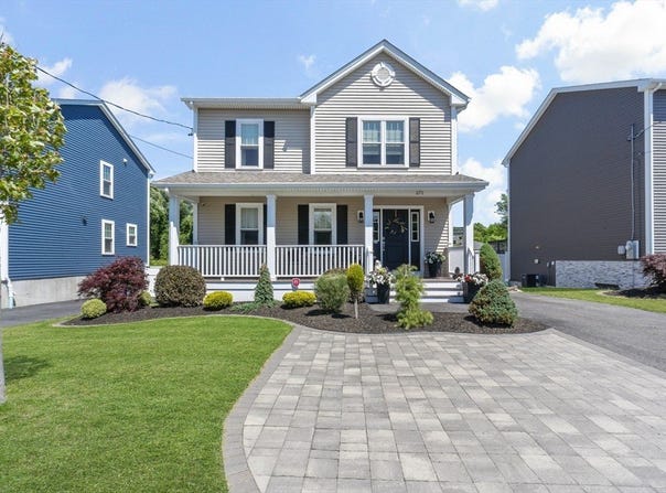 670 Bay St, Fall River, MA 02724