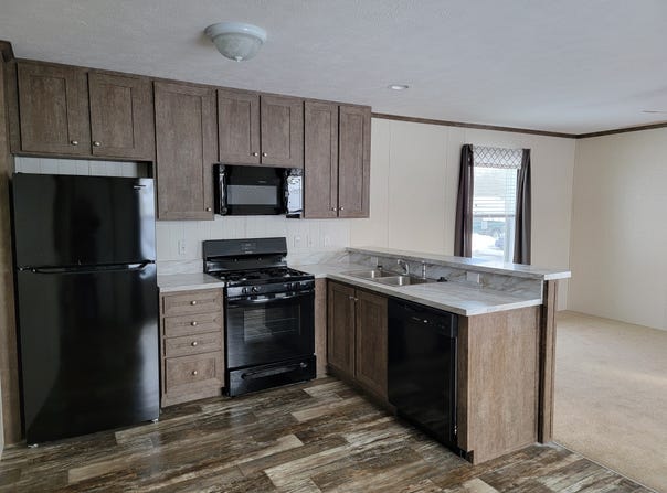 112 Sheppard, Flushing, MI 48433