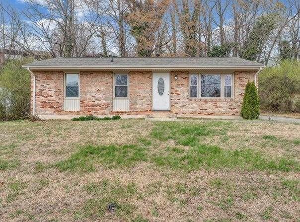 756 Kenyon RD, Vinton, VA 24179