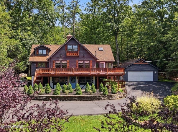 162 Indian Drive, Greentown, PA 18426