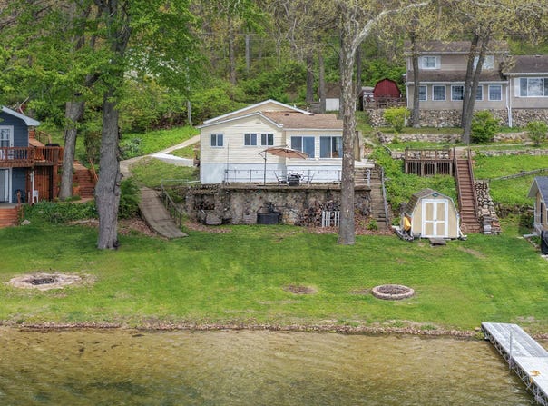58484 E Clear Lake Road, Three Rivers, MI 49093