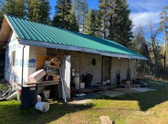 721 White Oak Rd, Hayfork, CA 96041