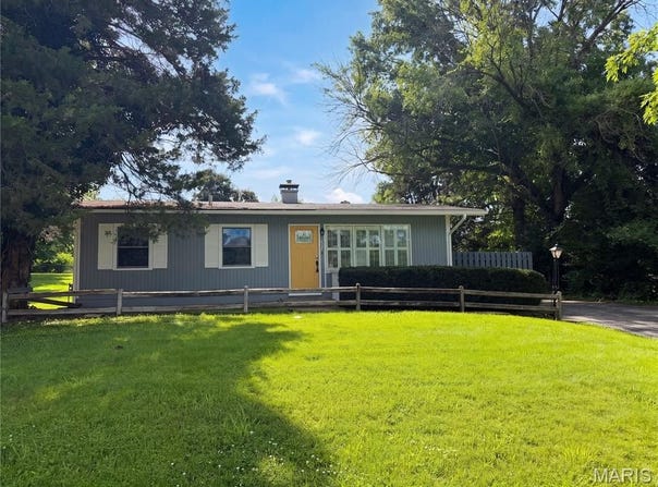 238 W Skyline Drive, Ballwin, MO 63011