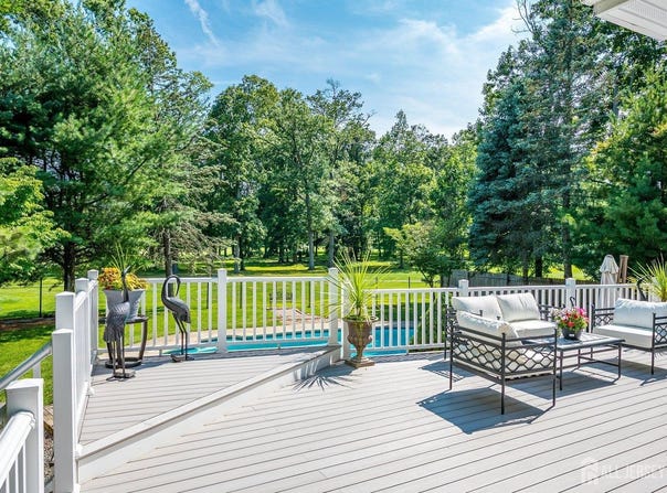 41 W Calvert Avenue, Edison, NJ 08820