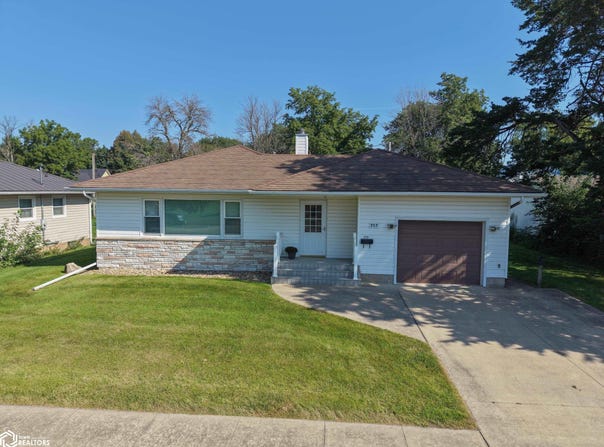 717 5Th Avenue, Ackley, IA 50601