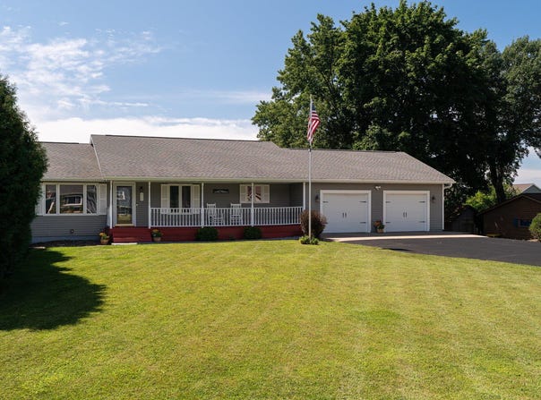 316 Gaarder Rd E, Holmen, WI 54636