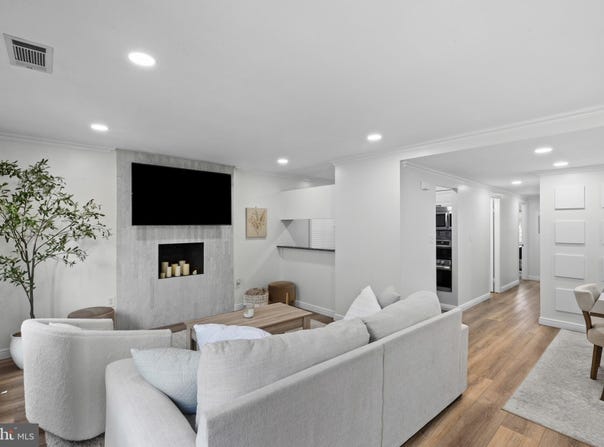 22 W HILL Street, BALTIMORE, MD 21230
