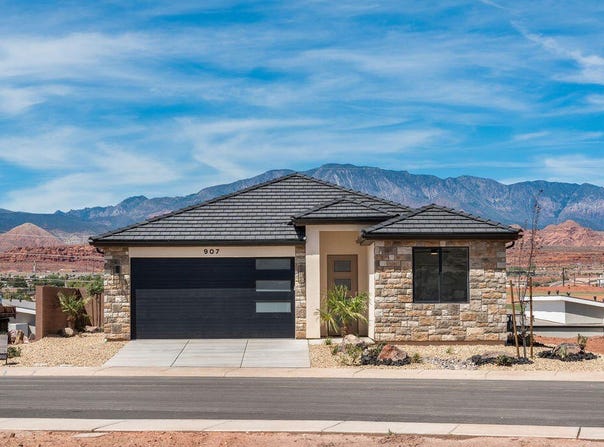 907 E Coyote Crest Dr, Washington, UT 84780