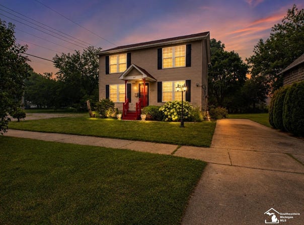 817 W 5th Street, Monroe, MI 48161