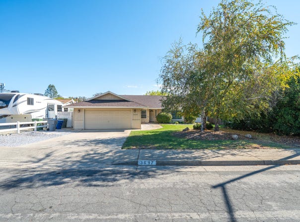 3697 Wolverine Drive, Redding, CA 96001