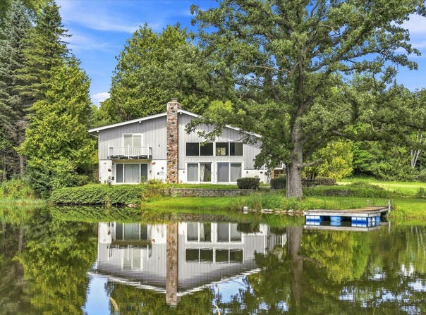 2300 Maple Rd, Grafton, WI 53024
