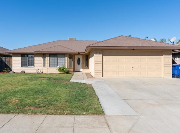 1220 Diamond Way, Madera, CA 93637