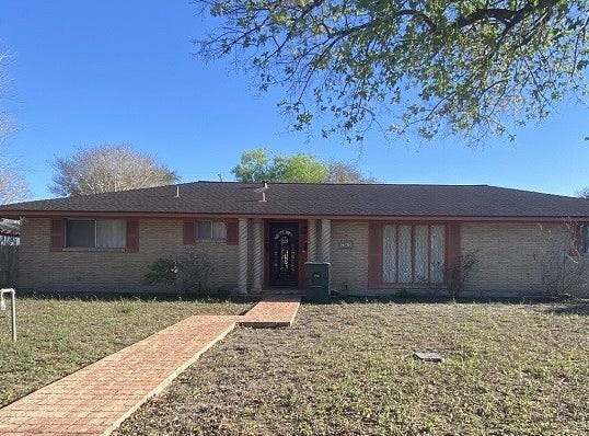 706 E Hill Avenue, Alice, TX 78332