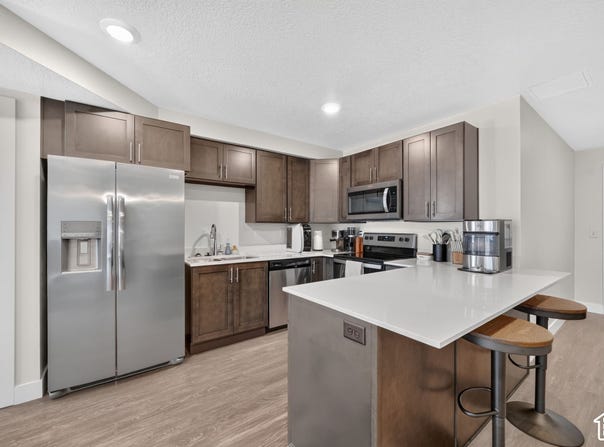 2101 N MAIN St, Sunset, UT 84015