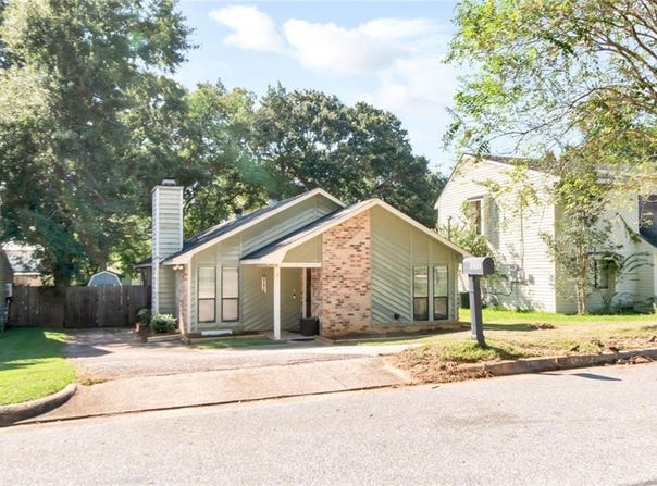 1052 Mccay Avenue, Mobile, AL 36609