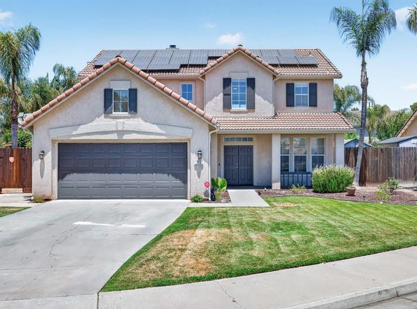 752 W Pebble, Hanford, CA 93230