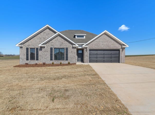 1044 Co Rd 31, Killen, AL 35645