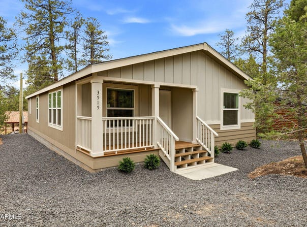 3515 BROKEN ARROW Road, Overgaard, AZ 85933
