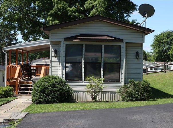 200 Forest Dr, Cranberry Twp, PA 16066