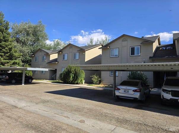 750 S 5th W, Mountain Home, ID 83647