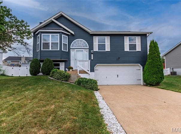 3064 Valley Oaks Drive, Imperial, MO 63052