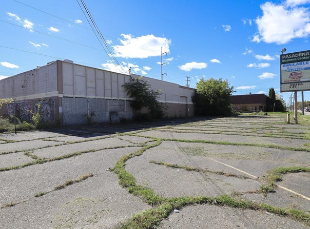 3003 W Pasadena Avenue, Flint, MI 48504