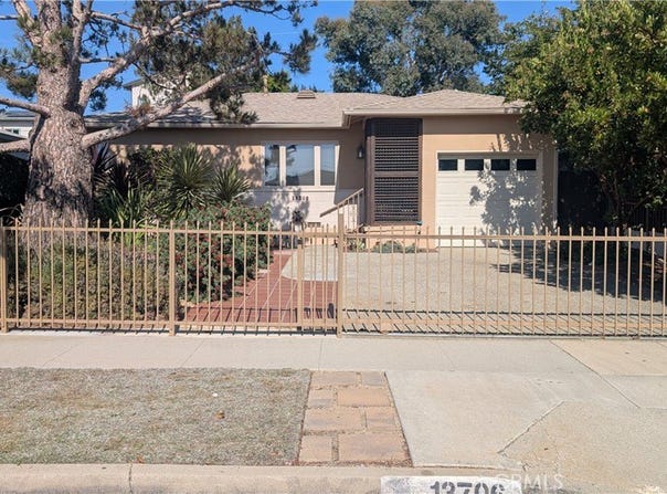 13706 S Berendo, Gardena, CA 90247