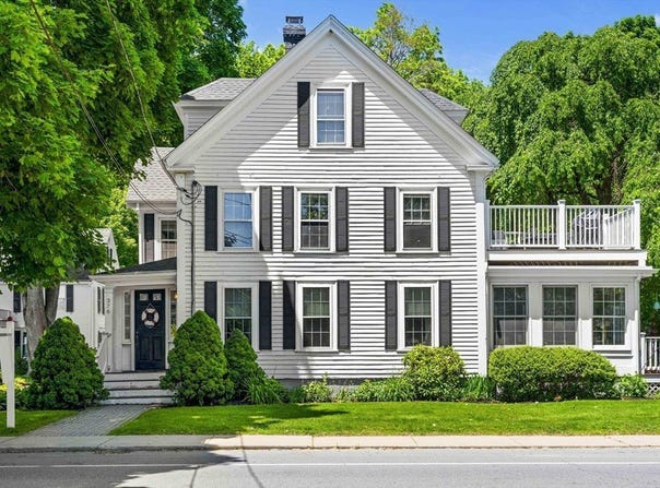 376 Main St 4, Amesbury, MA 01913