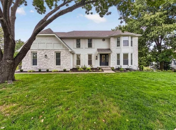 3688 W 127th Place, Leawood, KS 66209