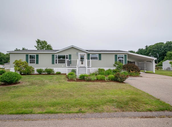 3 Revolution Dr, Dover, NH 03820