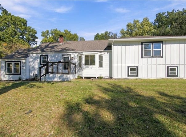 9304 E 68th Terrace, Raytown, MO 64133