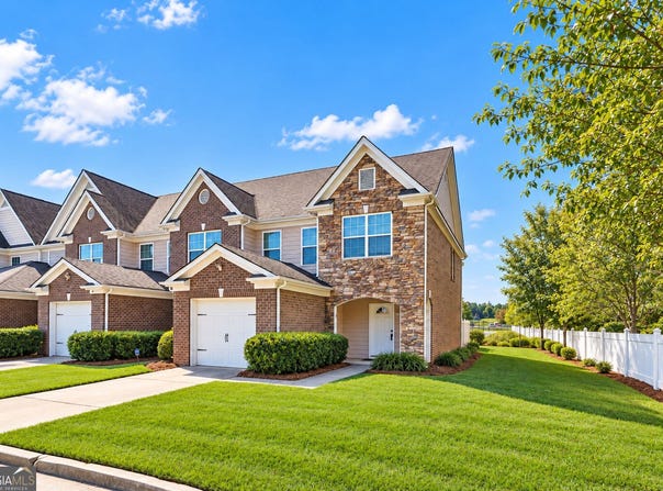 322 Village Drive, Loganville, GA 30052
