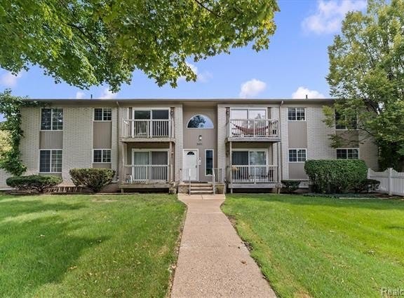 3501 W 14 Mile Road, Royal Oak, MI 48073