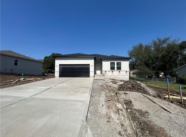 1205 Matthes Lane, Pleasant Hill, MO 64080