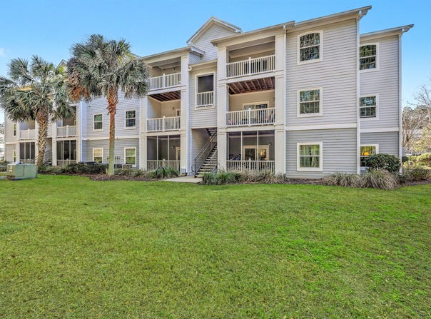 1300 Park W Boulevard, Mount Pleasant, SC 29466