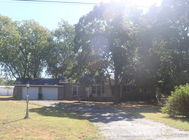300 S Holmes Avenue, Wheaton, MO 64874