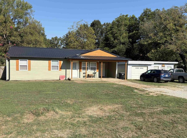 439 S Main St, Salem, AR 72576