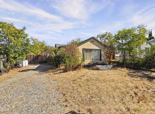 1135 Olive Avenue, Redding, CA 96001