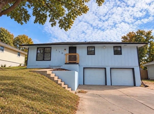 2109 N Leonard Road, St Joseph, MO 64506
