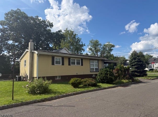 96 Southside Ave, Somerville Boro, NJ 08876-3210