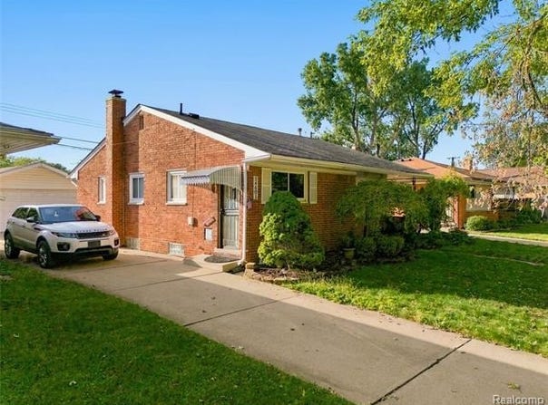 24601 Wood Street, St. Clair Shores, MI 48080