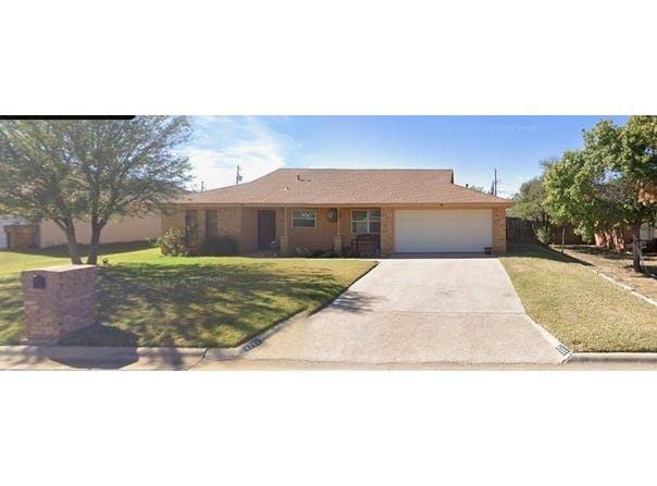 4202 Bilger St, Big Spring, TX 79720