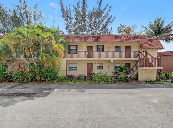 6525 W 26th Dr, Hialeah, FL 33016