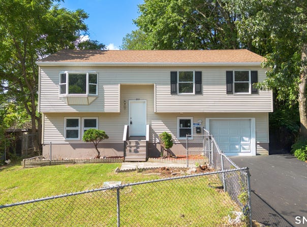 231 Long Hill Road, Waterbury, CT 06704