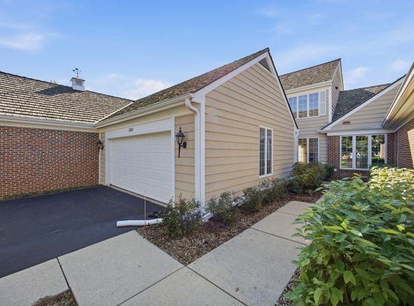 1393 Shire Circle, Inverness, IL 60067